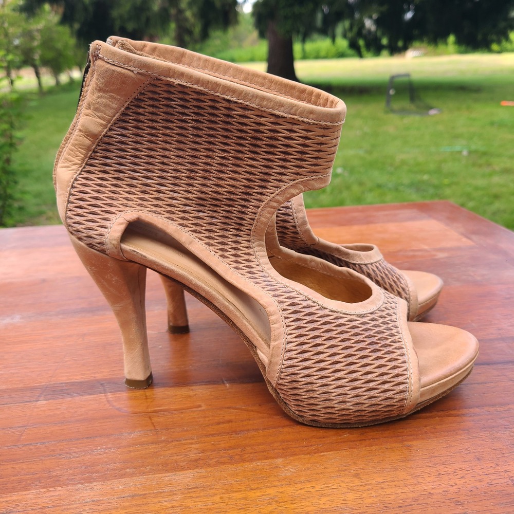 Michael Jolie EU 39 US 8 - 8.5 Tan Leather Mesh Peep Toe Stiletto Booties Cutout